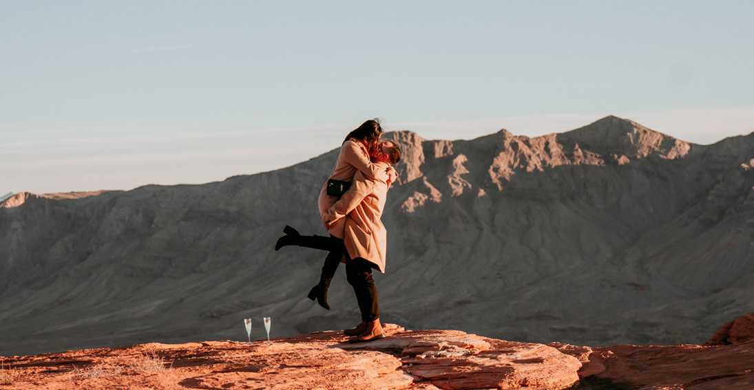 An intimate proposal at an exclusive location inside the Valley of Fire