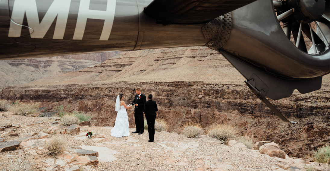 Luxury Grand Canyon wedding package with sunset return flight