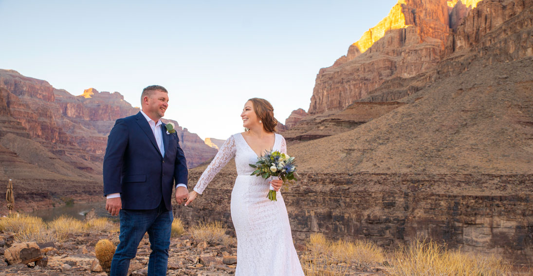 Intimate and small destination wedding at a private landing inside the Grand Canyon
