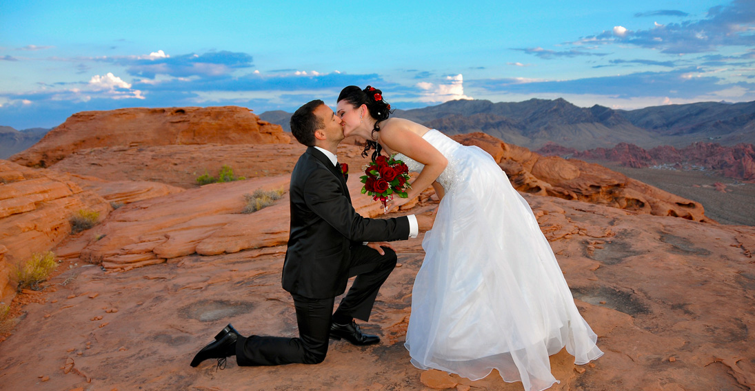 Sealed with a kiss overlooking the Valley of Fire’s red rock formations